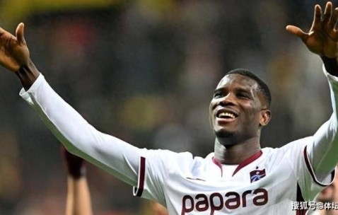 从比甲金靴到英超弃将，再到土超大杀器，2米锋霸屡次上演神仙球