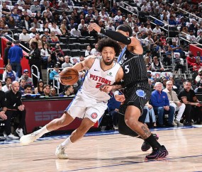 坎宁安27+6+11班凯罗18+6+8 活塞胜魔术总分扳成1-1